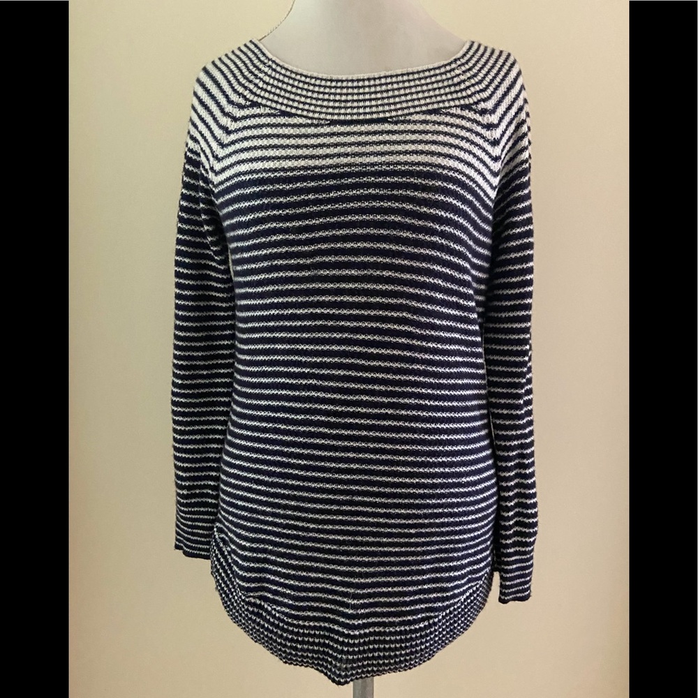 Pretty Loft Navy/White Sweater